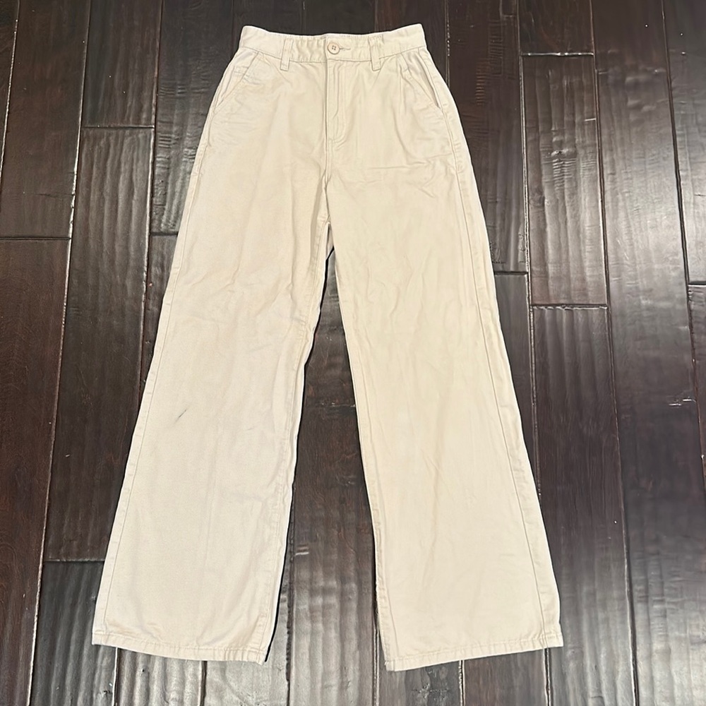Cotton-On High Waisted Cream and Tan Trousers || Size 2 || has flaw